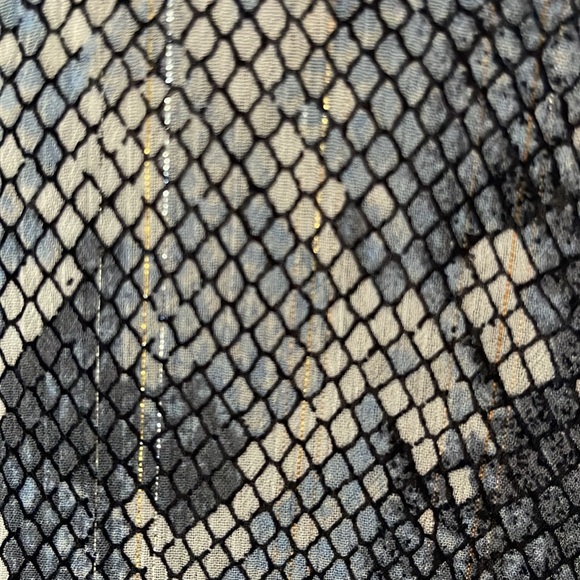 White House Black Market Blue reptile/metallic thread print Blouse, size 12 - Picture 10 of 11